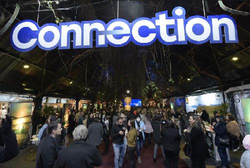 CONNECTION INICIA COM SOLENIDADE E ATIVIDADES NA RUA COBERTA E PALÁCIO DOS FESTIVAIS 