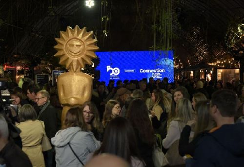 CONNECTION INICIA COM SOLENIDADE E ATIVIDADES NA RUA COBERTA E PALÁCIO DOS FESTIVAIS 