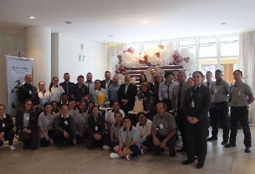 HOTEL PLAZA CAMBORIÚ CELEBRA 25 ANOS EM BALNEÁRIO CAMBORIÚ: EMPREENDIMENTO É UM  ÍCONE DA AV. BRASIL 