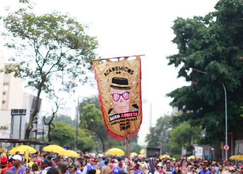ATENTOS E FORTES: Acadêmicos do Baixo Augusta, maior bloco de carnaval de rua em São Paulo, desfila no domingo (12) 