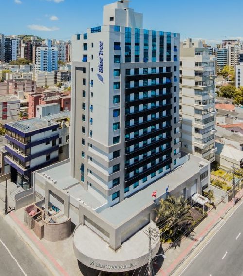 Blue Tree Premium Florianópolis terá caça aos ovos, oficina infantil e, para os adultos, degustação de vinhos 