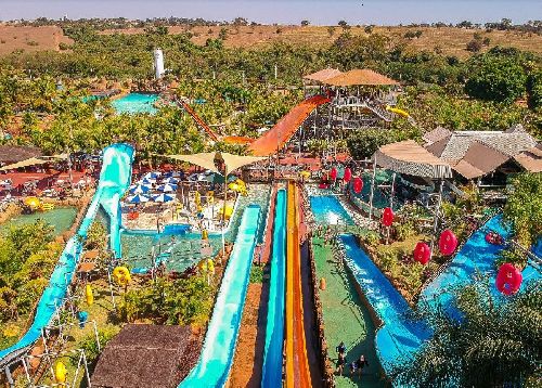 Diversão e solidariedade: parque aquático lança campanha para maio e junho 