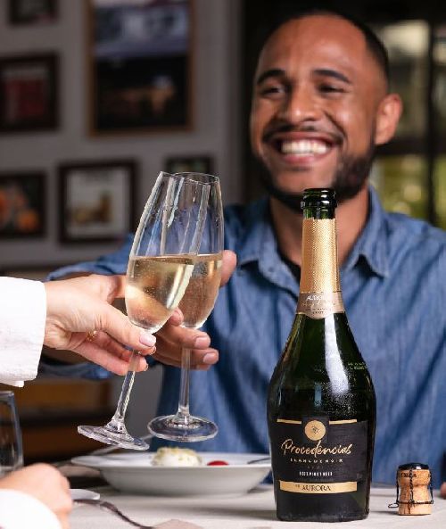 Cooperativa Vinícola Aurora oferece 20% de desconto em vinhos e espumantes durante o Dia do Vinho Brasileiro  