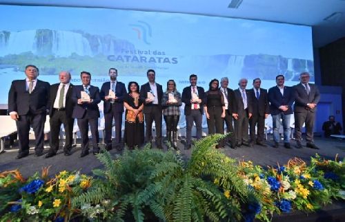Clima de otimismo e acordo binacional marcam abertura do 18º Festival das Cataratas 