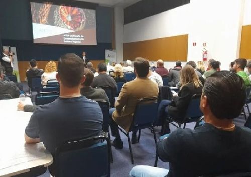 Escola de Turismo e Senac PR valorizam cases de sucesso do setor na Expo Turismo Paraná 