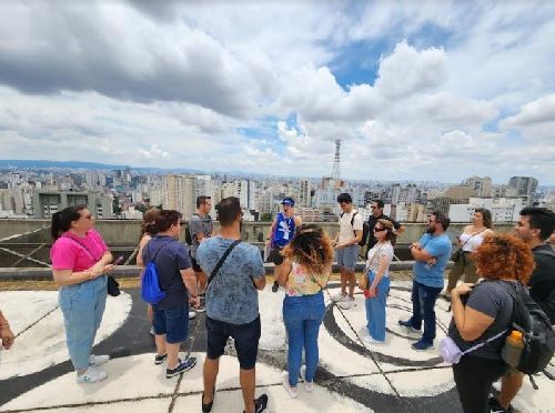 Top Center Shopping realiza tours pela Avenida Paulista gratuitos aos domingos 
